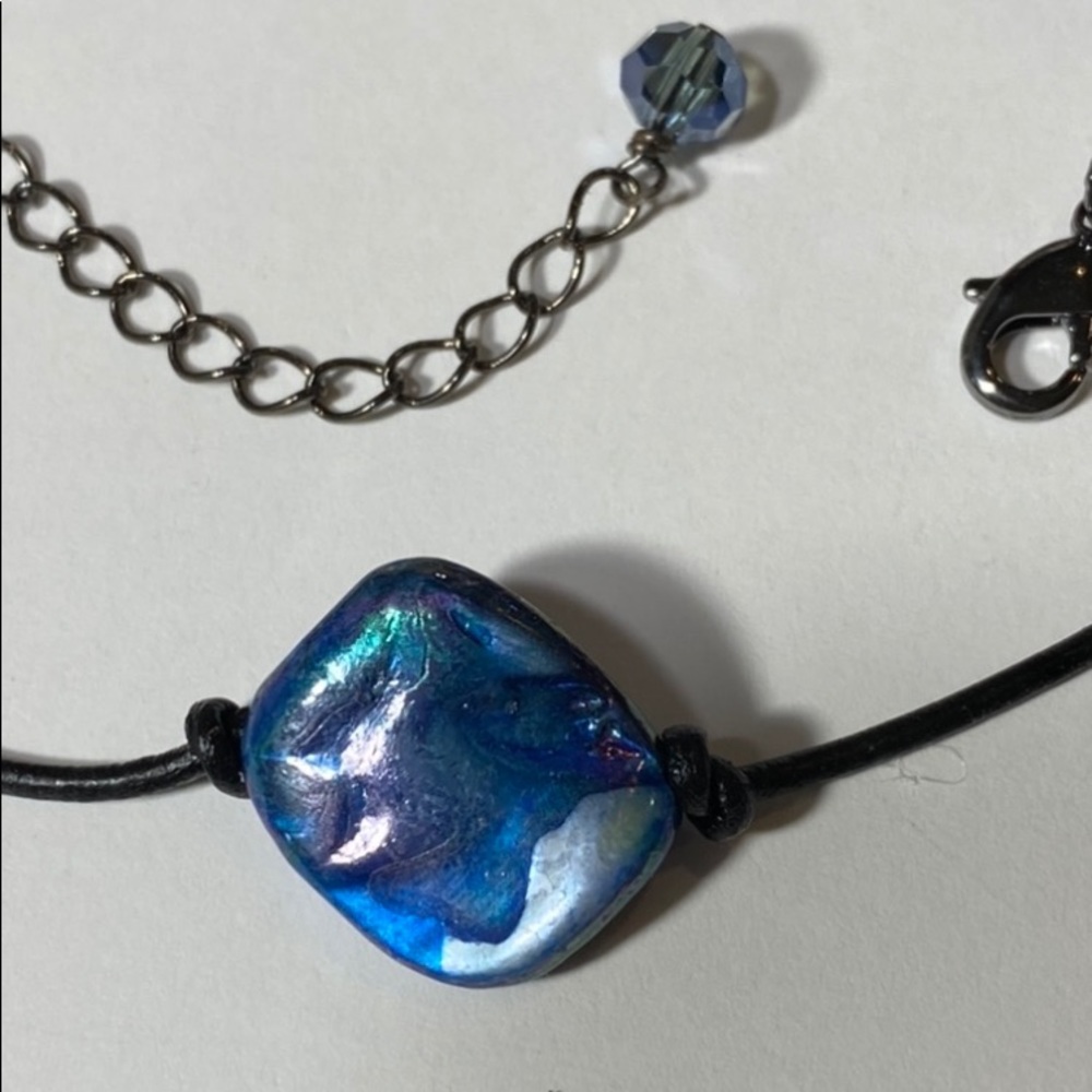 SJC Opalescent Blue Mother of Pearl Necklace - Picture 3 of 7